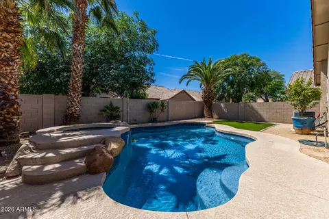 Exterior - 551 E Sherri Dr, Gilbert, AZ 85296 photo 7 of 10