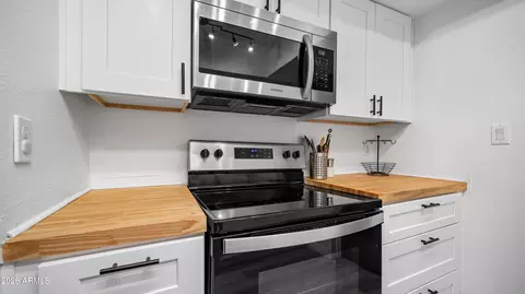 Kitchen - 1927 E Hampton Ave #115, Mesa, AZ 85204 photo 3 of 4