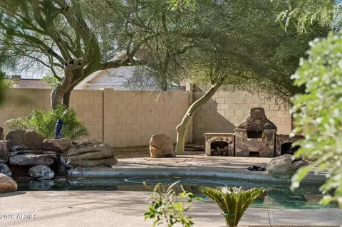 Exterior - 3944 N 14th St, Phoenix, AZ 85014 photo 5 of 12