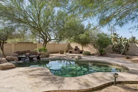 Exterior - 3944 N 14th St, Phoenix, AZ 85014 photo 2 of 12