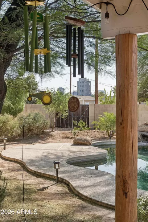 Exterior - 3944 N 14th St, Phoenix, AZ 85014 photo 6 of 12