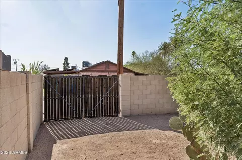 Exterior - 3944 N 14th St, Phoenix, AZ 85014 photo 12 of 12