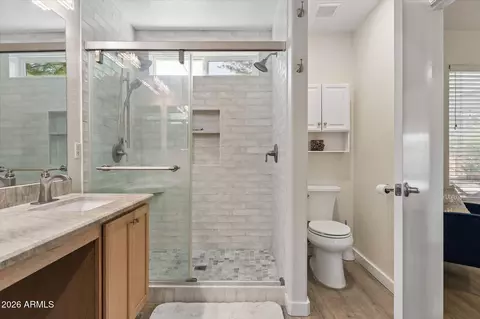 Bath - 3944 N 14th St, Phoenix, AZ 85014 photo 2 of 3