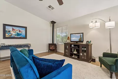 Living - 3944 N 14th St, Phoenix, AZ 85014 photo 2 of 2