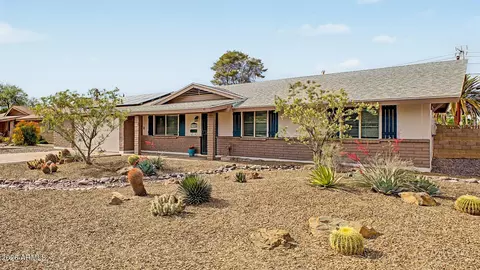 Exterior - 3910 E Shangri La Rd, Phoenix, AZ 85028 photo 2 of 8
