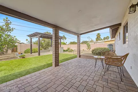 Exterior - 3910 E Shangri La Rd, Phoenix, AZ 85028 photo 3 of 8