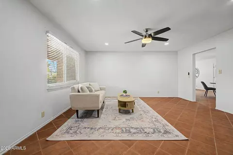 Living - 3910 E Shangri La Rd, Phoenix, AZ 85028 photo 2 of 3
