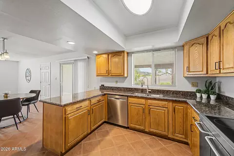 Kitchen - 3910 E Shangri La Rd, Phoenix, AZ 85028 photo 4 of 4