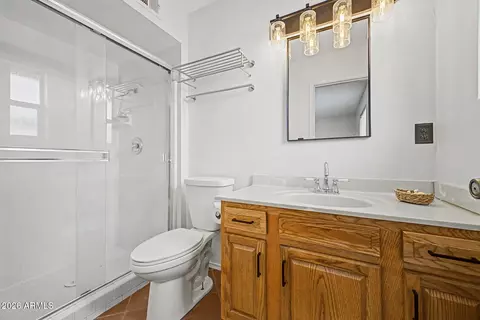 Bath - 3910 E Shangri La Rd, Phoenix, AZ 85028 photo 1 of 2
