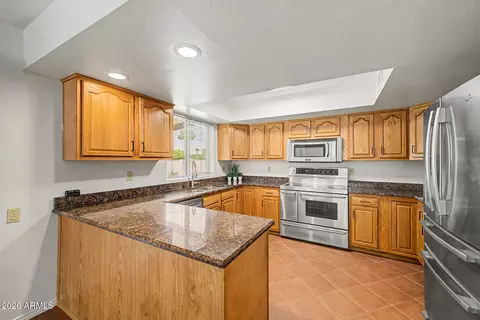 Kitchen - 3910 E Shangri La Rd, Phoenix, AZ 85028 photo 1 of 4