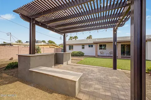 Exterior - 3910 E Shangri La Rd, Phoenix, AZ 85028 photo 8 of 8