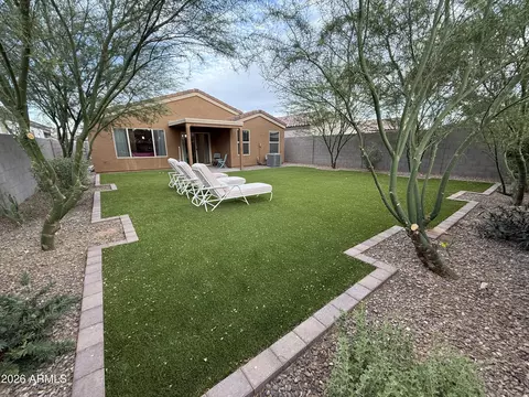 Exterior - 5838 S 23rd Dr, Phoenix, AZ 85041 photo 6 of 7