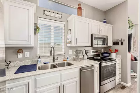 1374 W Chesapeake Ave, Apache Junction, AZ 85119 photo 14