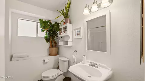 Bath - 4405 Estes Way, Phoenix, AZ 85044 photo 3 of 4