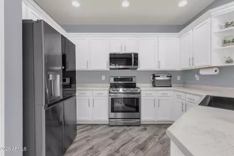 Kitchen - 4708 E Cloudburst Dr, Gilbert, AZ 85297 photo 3 of 4