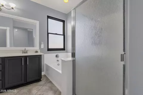 Bath - 4708 E Cloudburst Dr, Gilbert, AZ 85297 photo 2 of 4