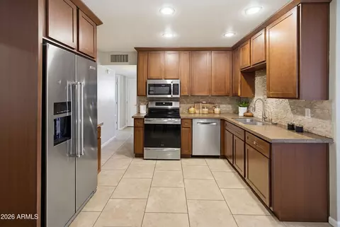 Kitchen - 2314 E Montecito Ave, Phoenix, AZ 85016 photo 1 of 2