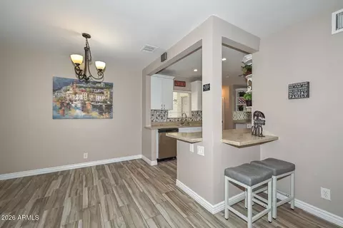 Dining - 2032 E Cheery Lynn Rd, Phoenix, AZ 85016 photo 1 of 1