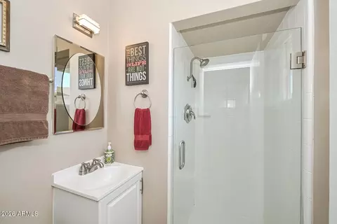 Bath - 2032 E Cheery Lynn Rd, Phoenix, AZ 85016 photo 1 of 3