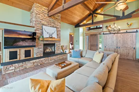 Living - 2601 E Golden Aster Cir, Payson, AZ 85541 photo 4 of 8