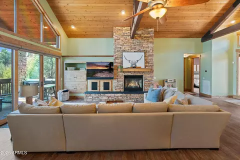 Living - 2601 E Golden Aster Cir, Payson, AZ 85541 photo 2 of 8