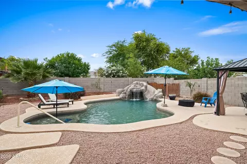 Exterior - 2011 W Branham Ln, Phoenix, AZ 85041 photo 4 of 10