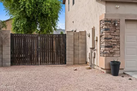 Exterior - 2011 W Branham Ln, Phoenix, AZ 85041 photo 9 of 10