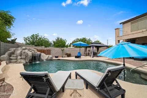 Exterior - 2011 W Branham Ln, Phoenix, AZ 85041 photo 3 of 10