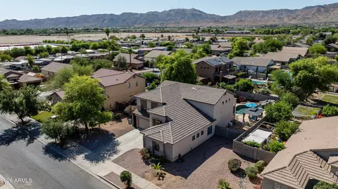 View/Area - 2011 W Branham Ln, Phoenix, AZ 85041 photo 4 of 4