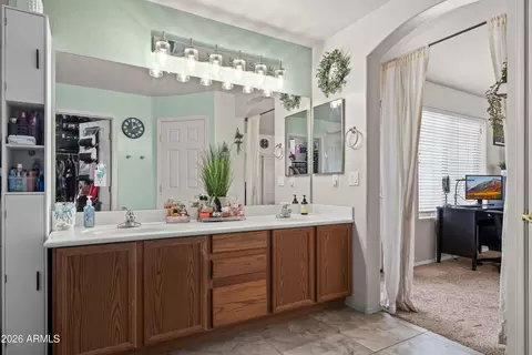 Bath - 2011 W Branham Ln, Phoenix, AZ 85041 photo 4 of 5