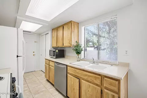 Kitchen - 4810 Euclid Ave #1, Phoenix, AZ 85044 photo 2 of 2