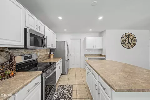 Kitchen - 1821 E Patrick Ln, Phoenix, AZ 85024 photo 1 of 2
