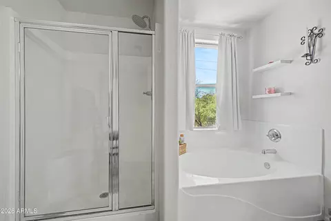 Bath - 1821 E Patrick Ln, Phoenix, AZ 85024 photo 3 of 4