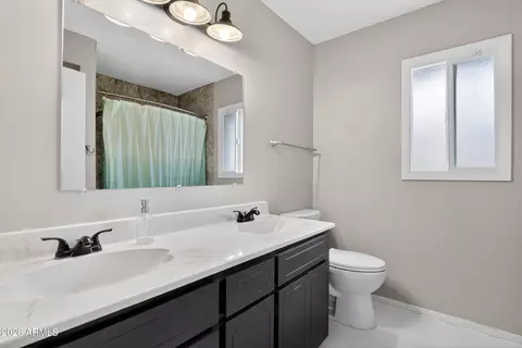 Bath - 1409 E Watson Dr, Tempe, AZ 85283 photo 3 of 3