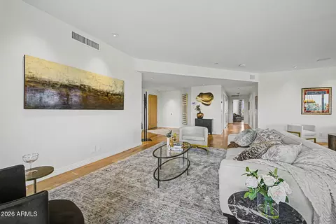 Living - 1040 E Osborn Rd #402, Phoenix, AZ 85014 photo 4 of 7