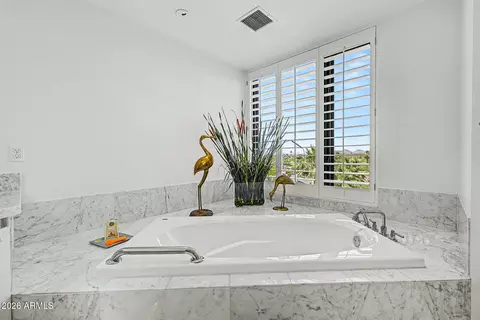 Bath - 1040 E Osborn Rd #402, Phoenix, AZ 85014 photo 4 of 8