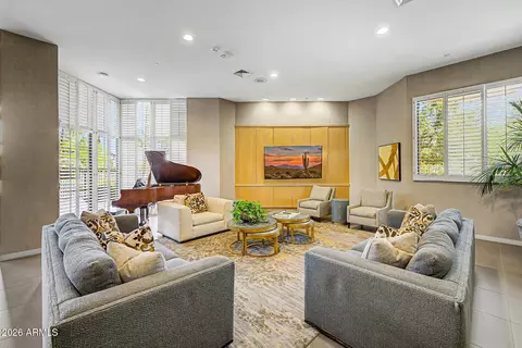 Living - 1040 E Osborn Rd #402, Phoenix, AZ 85014 photo 7 of 7