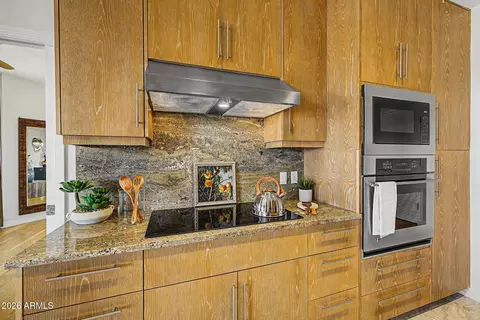 Kitchen - 1040 E Osborn Rd #402, Phoenix, AZ 85014 photo 3 of 5