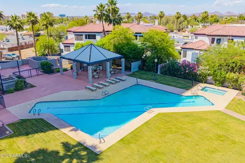 Exterior - 1040 E Osborn Rd #402, Phoenix, AZ 85014 photo 11 of 12
