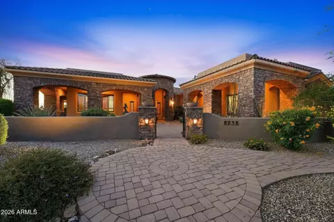 8238 E Kramer Cir, Mesa, AZ 85207