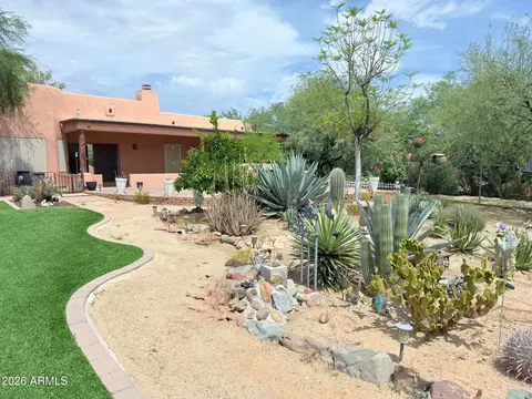 Exterior - 1127 E Joy Ranch Rd, Phoenix, AZ 85086 photo 8 of 20