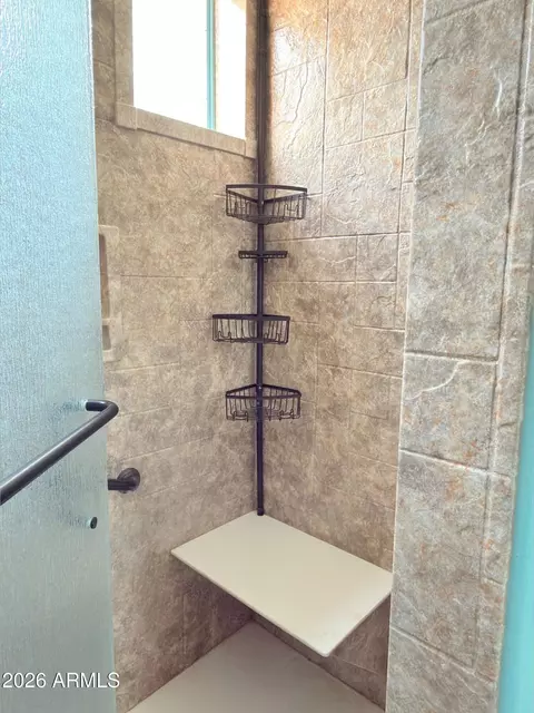 Bath - 1127 E Joy Ranch Rd, Phoenix, AZ 85086 photo 2 of 4