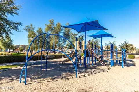 View/Area - 1821 E Bernie Ln #103, Gilbert, AZ 85295 photo 4 of 6