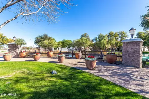 Exterior - 1821 E Bernie Ln #103, Gilbert, AZ 85295 photo 13 of 17