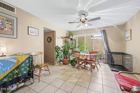 Dining - 5221 E Saguaro Cir, Phoenix, AZ 85044 photo 2 of 2