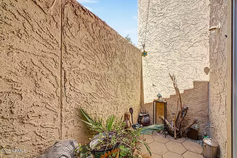Exterior - 5221 E Saguaro Cir, Phoenix, AZ 85044 photo 4 of 8