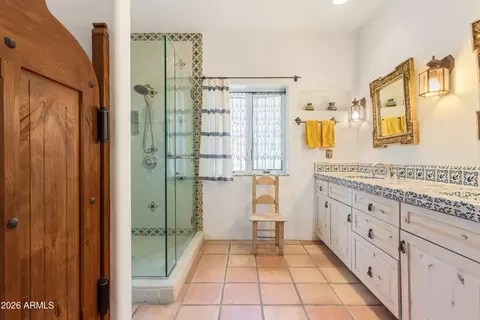 Bath - 995 S Ruby Dare Rd, Bisbee, AZ 85603 photo 2 of 9