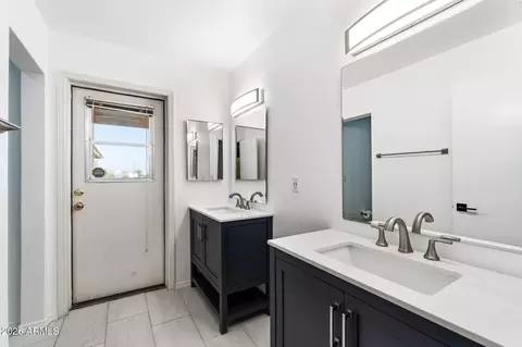 Bath - 2323 E Greasewood St, Apache Junction, AZ 85119 photo 2 of 3