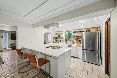 3028 W Laurel Ln, Phoenix, AZ 85029