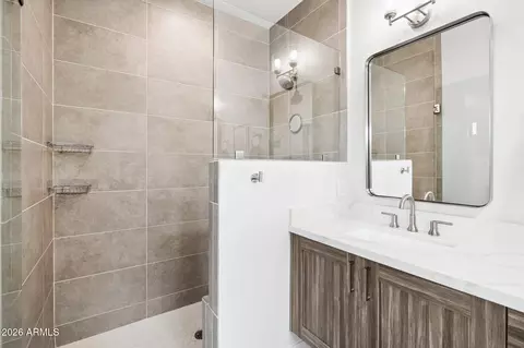 Bath - 167 E Lexington Ave, Gilbert, AZ 85234 photo 5 of 8
